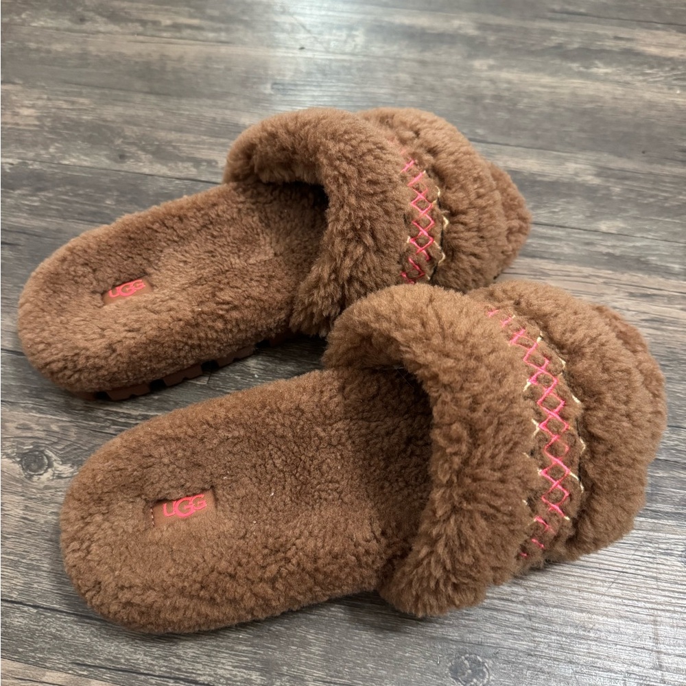 UGG Women's Tan Fluffy Slippers